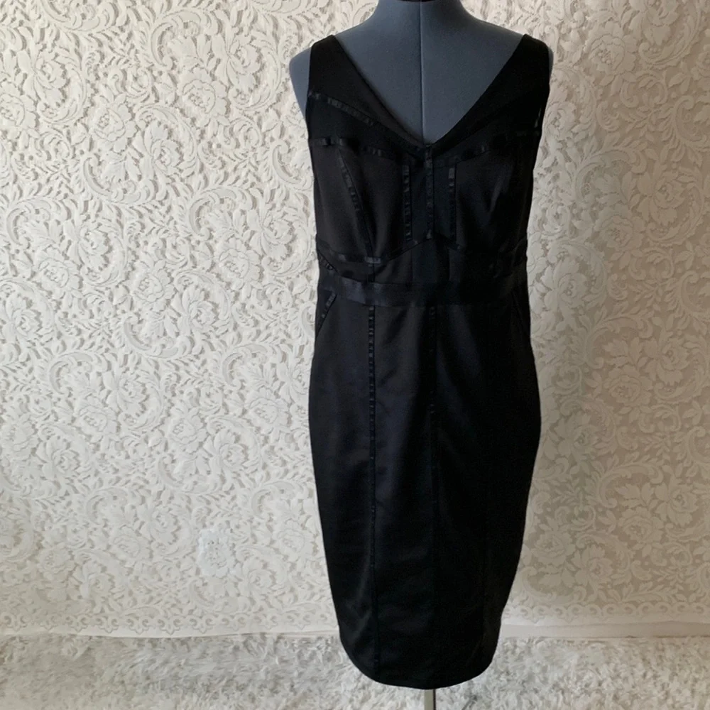 ❌SOLD❌TORRID BLACK SCUBA KNIT & MESH BODYCON DRESS - Picture 4 of 14